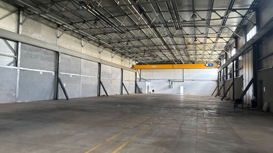 Depozit cu showroom de inchiriat de 1600 mp - Poză 11
