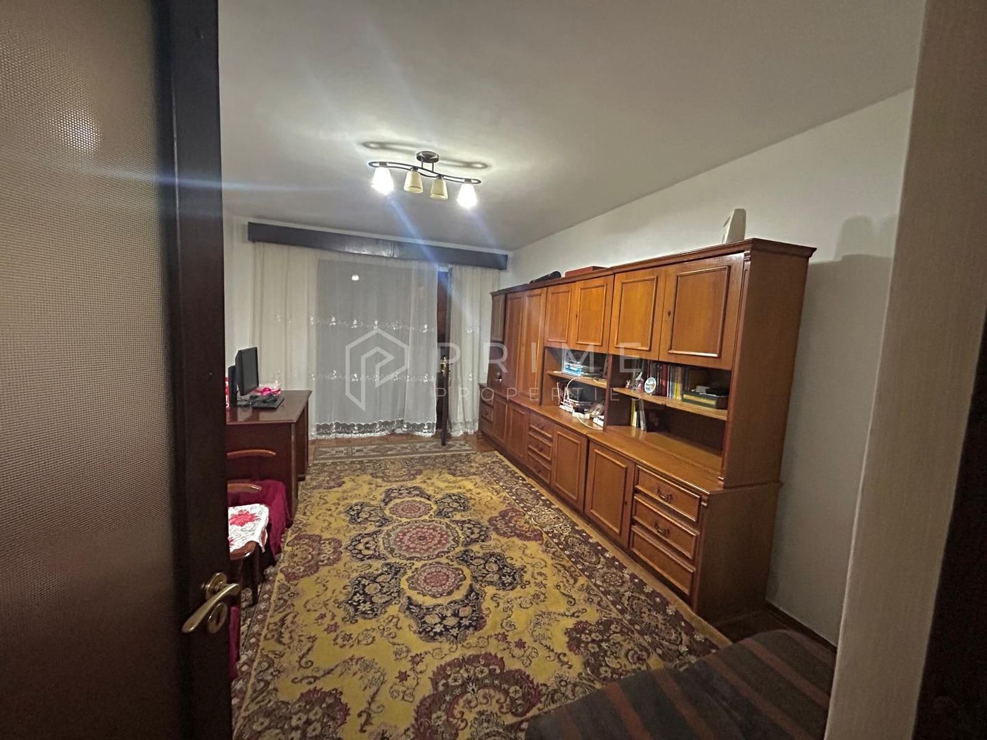 Apartament 3 camere de vânzare – spațios, luminos- str. Cutezanței - Poză 1