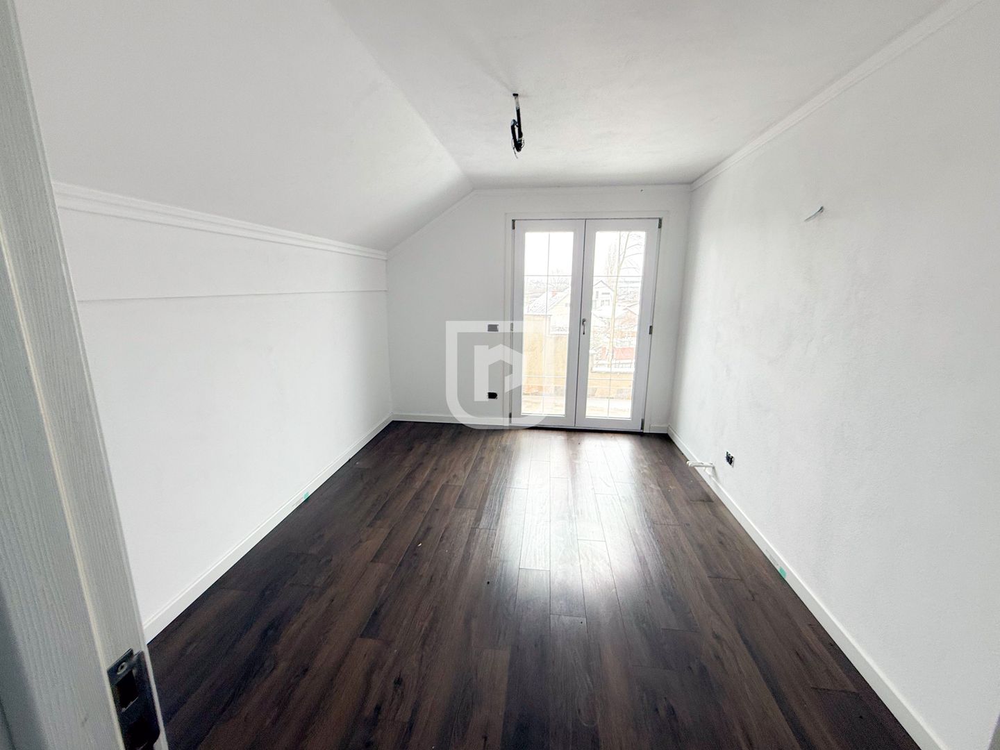 Casă S+P+E, 320 mp utili, teren 2.650 mp – zona Aurel Vlaicu, Suceava - Poză 4