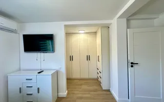 Casa la cheie, curte individuala, jaluzele electrice, aer conditionat - Poză 13
