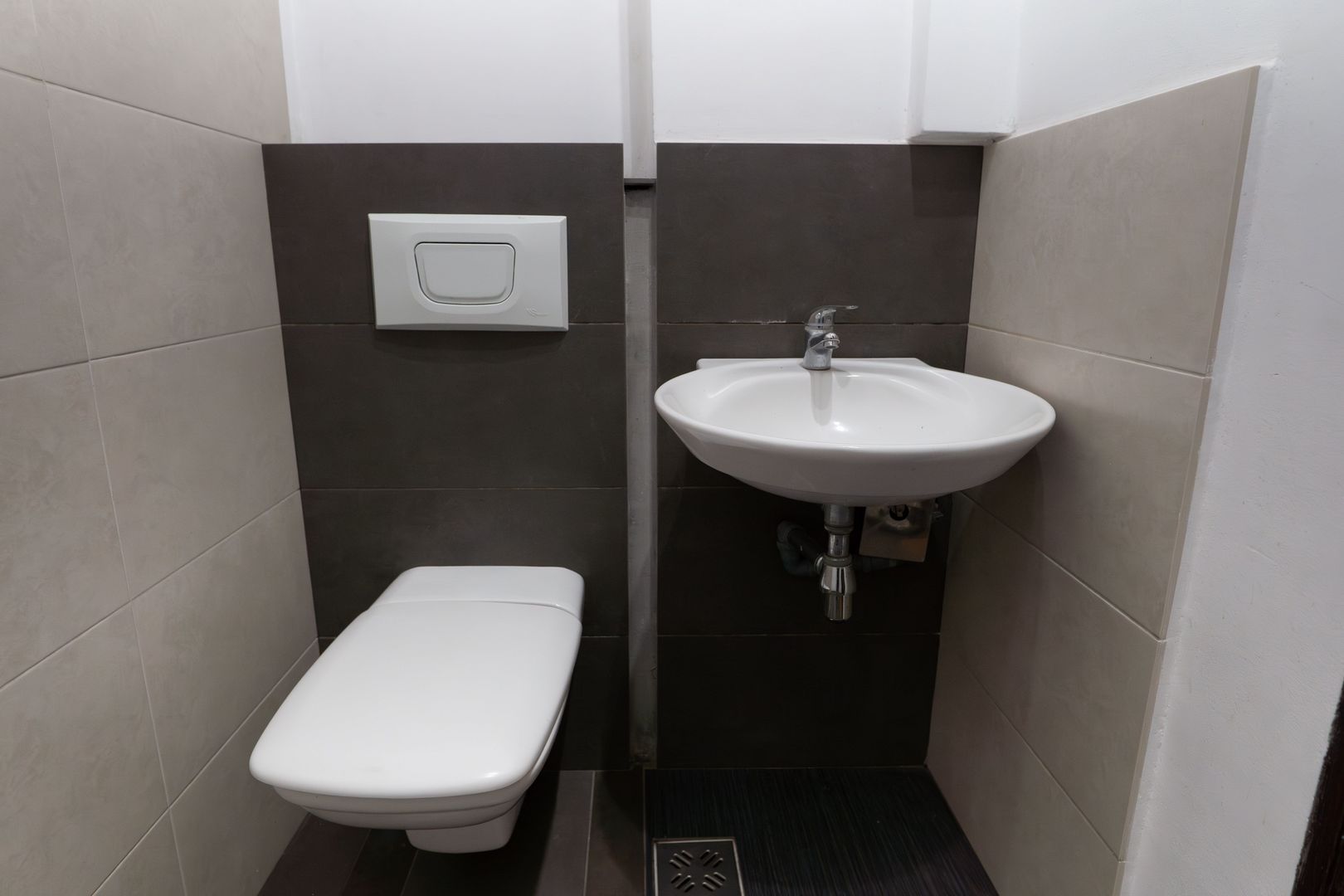 De vanzare Cladire bloc Istoric Central Arad D+P+E+M curte proprie - Poză 9