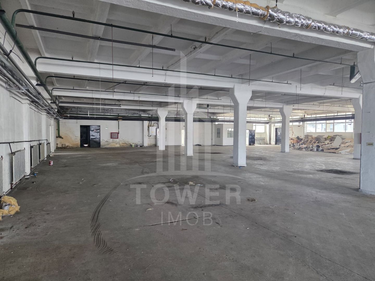 Hala generosa de închiriat . - Poză 6