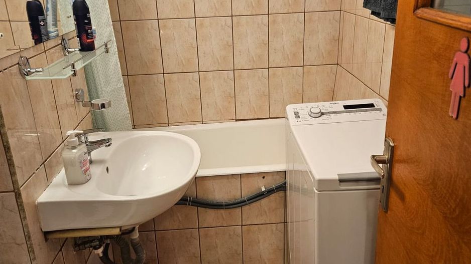 Închiriez Garsonieră Dristor, 5 min metrou, AC, 2 dressinguri ✨ - Poză 5
