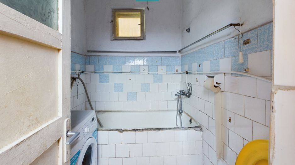 Casă cu 3 camere de vânzare în Bujac - Poză 9