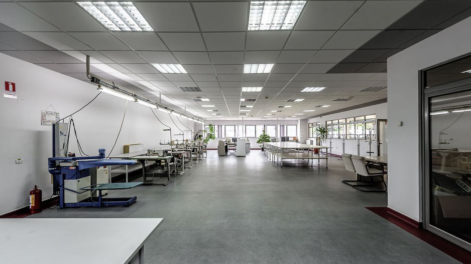 Hală de producție și depozitare cu birouri în Arad - Poză 16