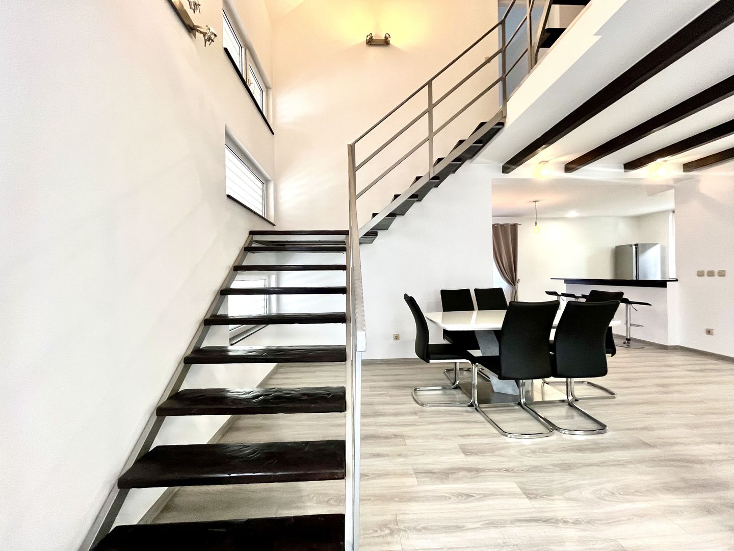 Casă luminoasă cu curte și garaj, perfectă pentru familie | Braytim - Poză 12