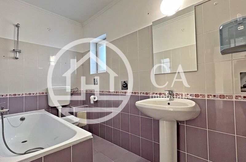 Casă de închiriat cu 5 camere în Cartierul Europa, Oradea - Poză 11