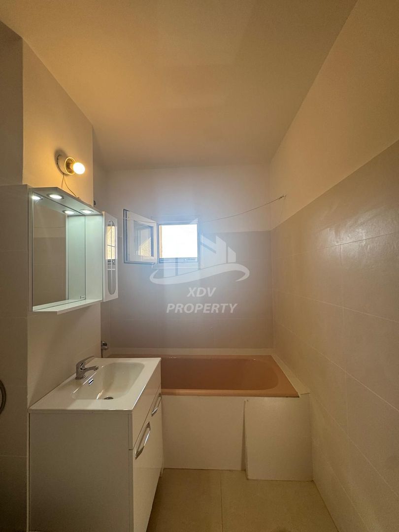 Apartament Calea Dumbravii ,Sibiu,  3 camere ,  2 bai , - Poză 3
