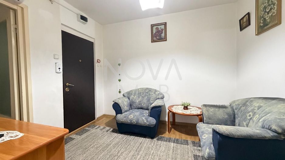 Apartament de inchiriat 3 camere etajul 4, cu lift,  Zona Vasile Aaron - Poză 11