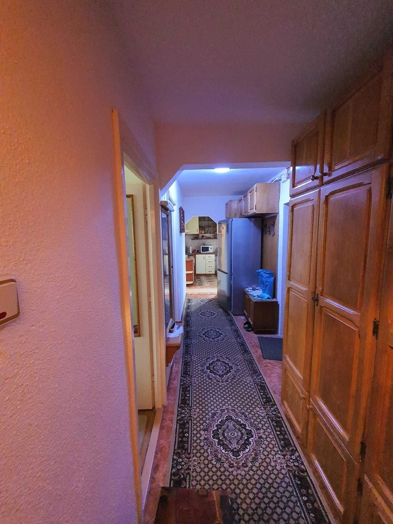 Apartament 3 camere, 75 mp, garaj, boxa subsol - Poză 3