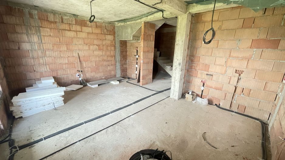 Casă la roșu, 3 dormitoare, teren 340 mp – Moșnița Nouă, lângă Kaufland - Poză 6