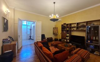 Vila deosebitǎ în zona centrala - Poză 24