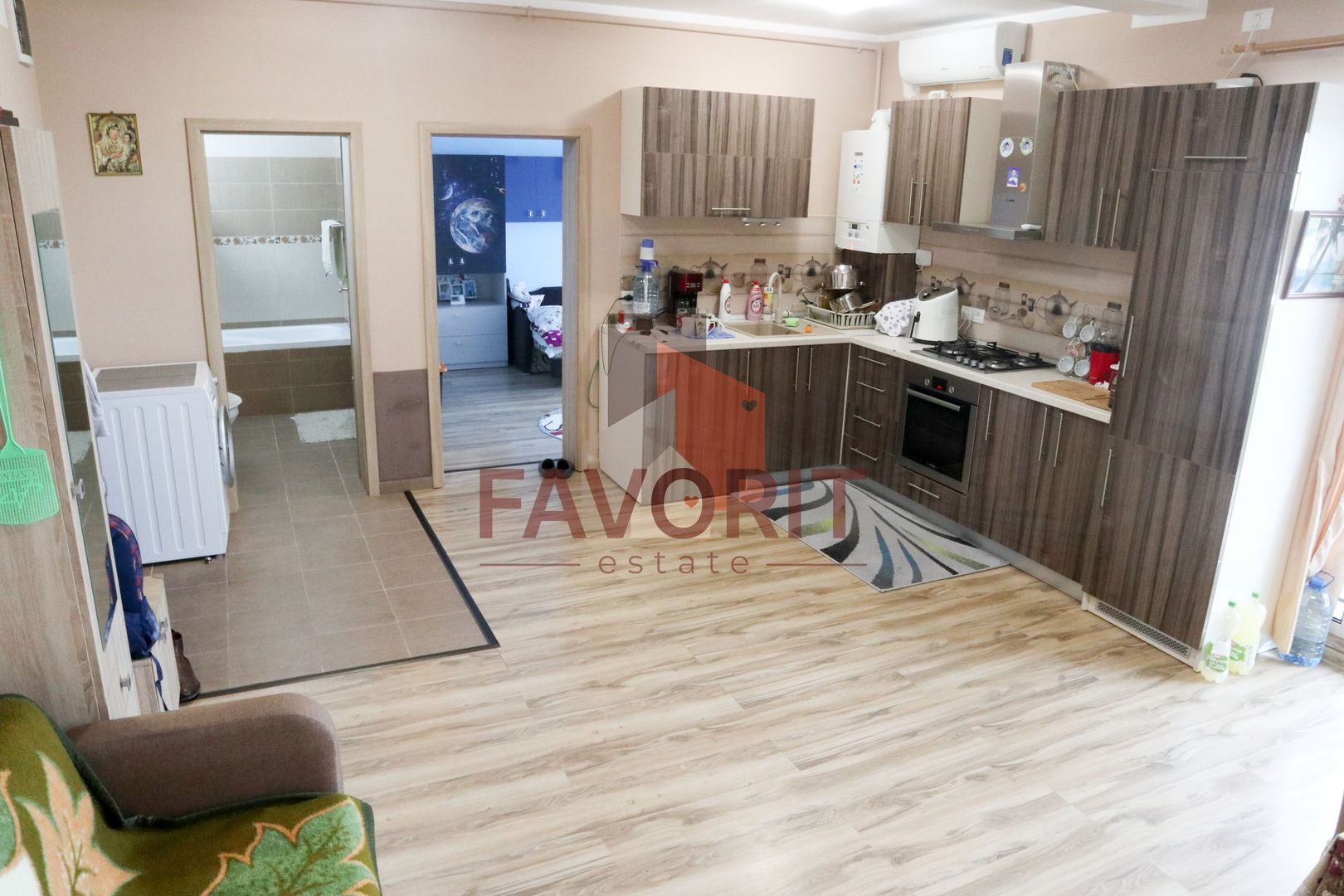 Bloc nou. Zona Buziasului . Langa noul stadion - Poză 2