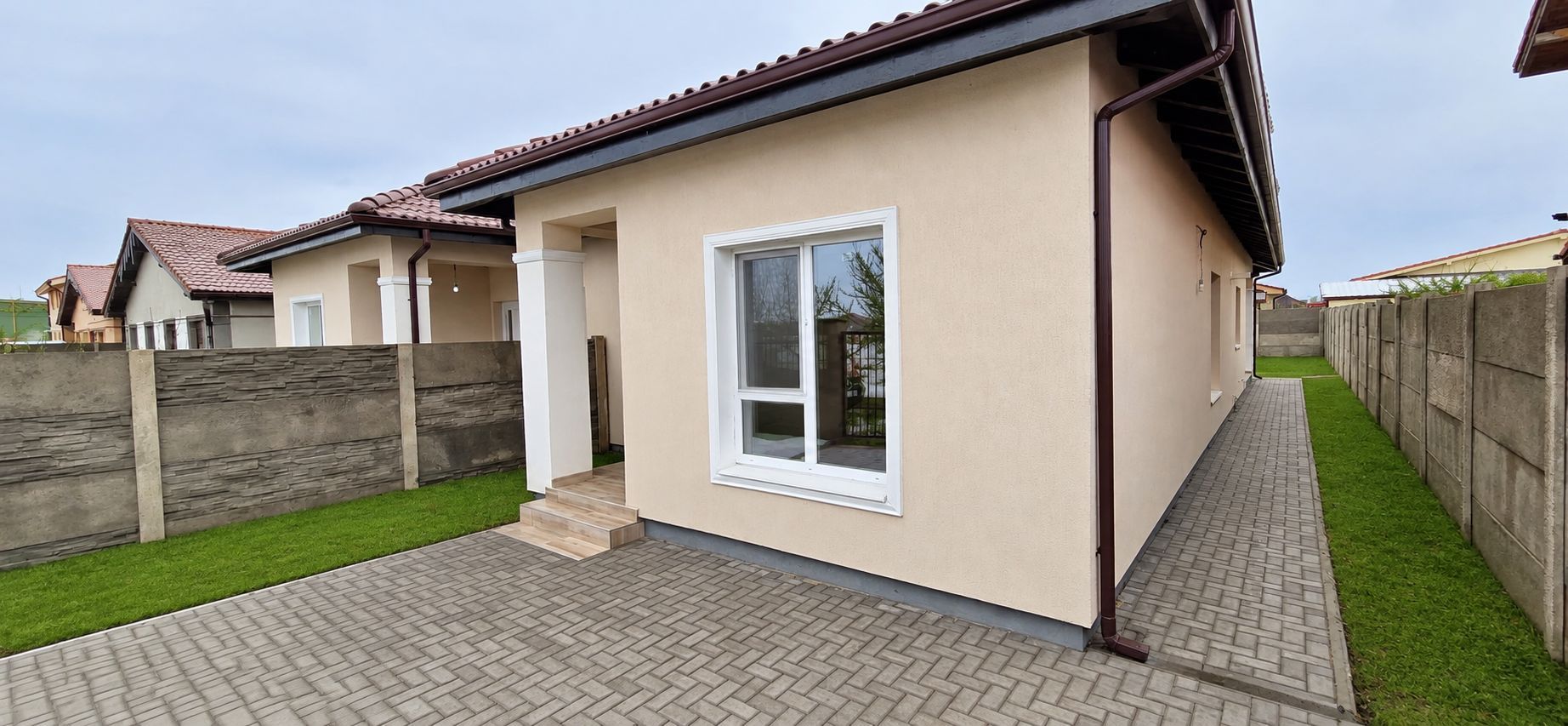 Moșnița – Calea Medveș | Casă parter | 3 camere | 88 mp | Teren 310 mp - Poză 2