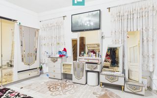 Două case, curte mare, lângă Castelul Huniazilor - Poză 3