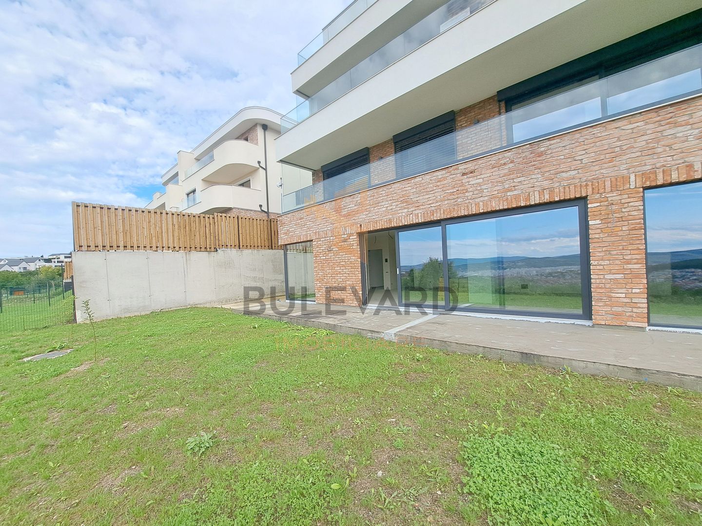 Apartament exclusivist, curte individuala, parcare acoperita, zona Europa - Poză 6