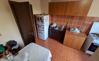 Aradului Vest, 3 camere decomandate, 2 bai, 2 balcoane, centrala gaz, - Poză 4
