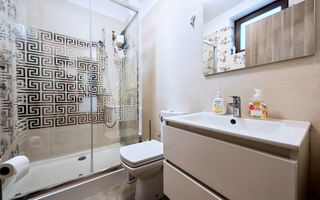 Prima inchiriere, vila cocheta, cu accente exotice - Poză 11