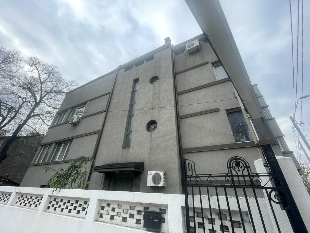 Vila ultracentrala de inchiriat - Poză 1