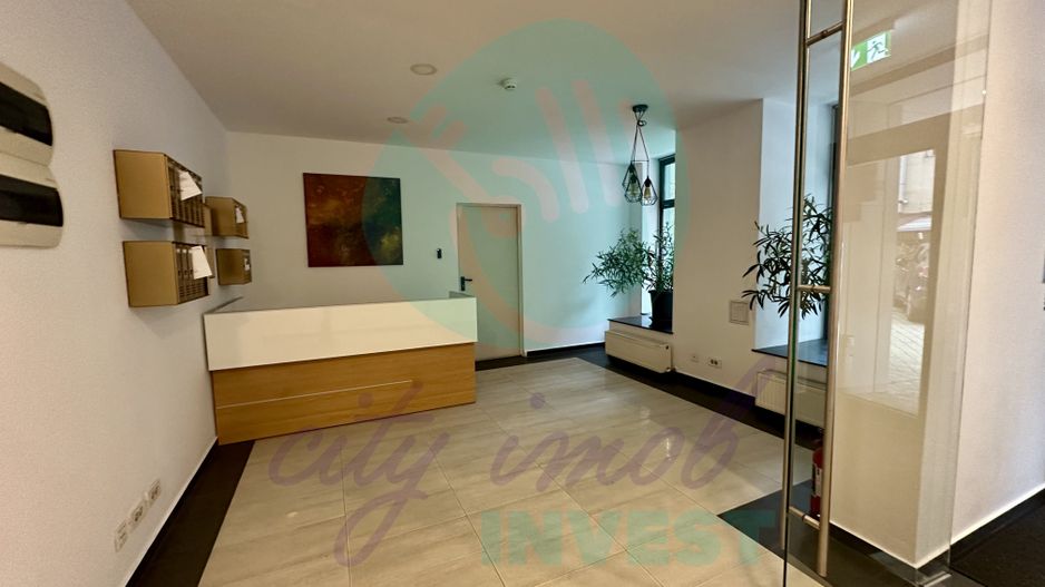 Spatiu cu view si terasa ideal atat pentru birou cat si pentru locuinta - Poză 14