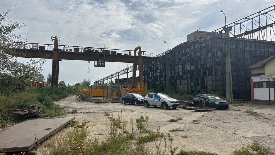 Platformă Industrială cu Cale Ferată si Infrastructură Completă - Poză 2