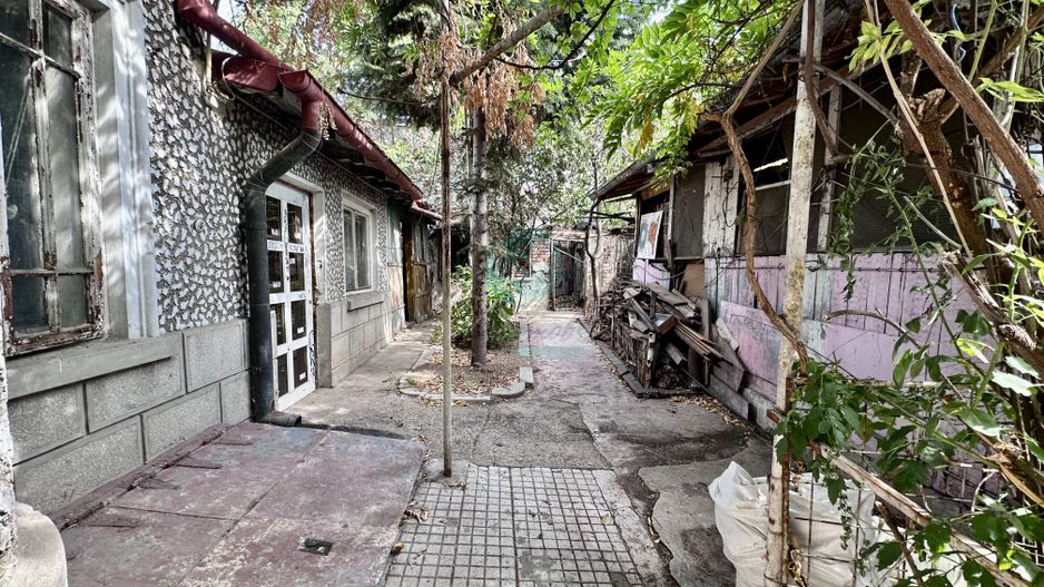 Casa cu teren de 342 in zona Unirii-Calea Calarasilor - Poză 5