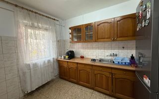 Vânzare, apartament, 2 camere, plus anexă - Poză 2