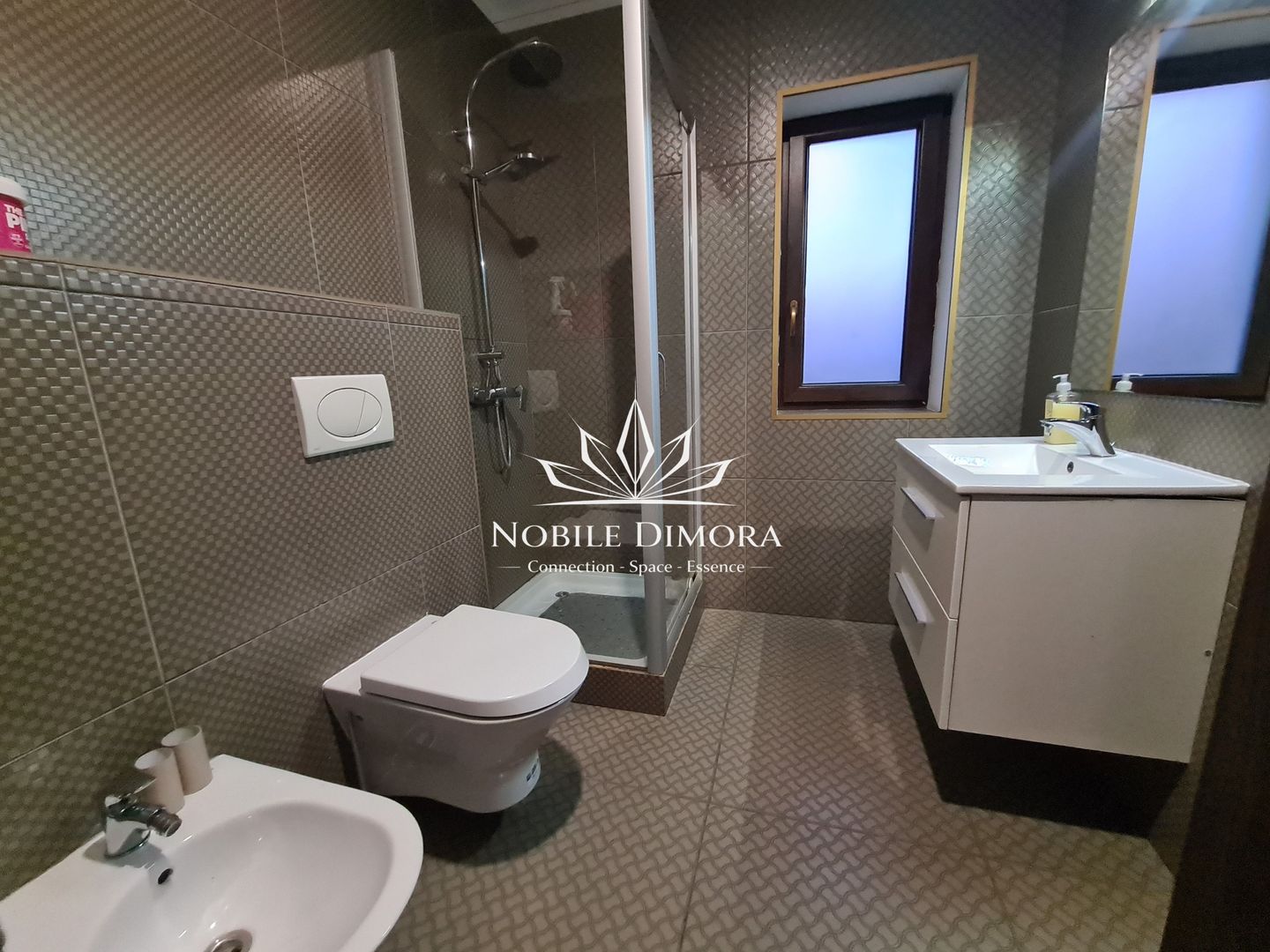 Duplex cu 4 camere, 3 bai, garaj si teren de 600 mp langa Mosnita Noua - Poză 7