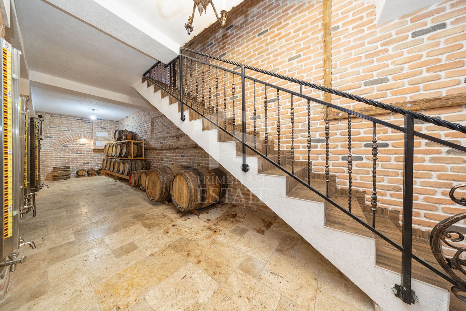 RASNOV| Cladire multifunctionala | 350 mp | Vad turistic si comercial - Poză 4