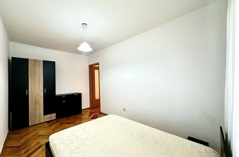 Apartament cu 3 camere de vânzare - Poză 12