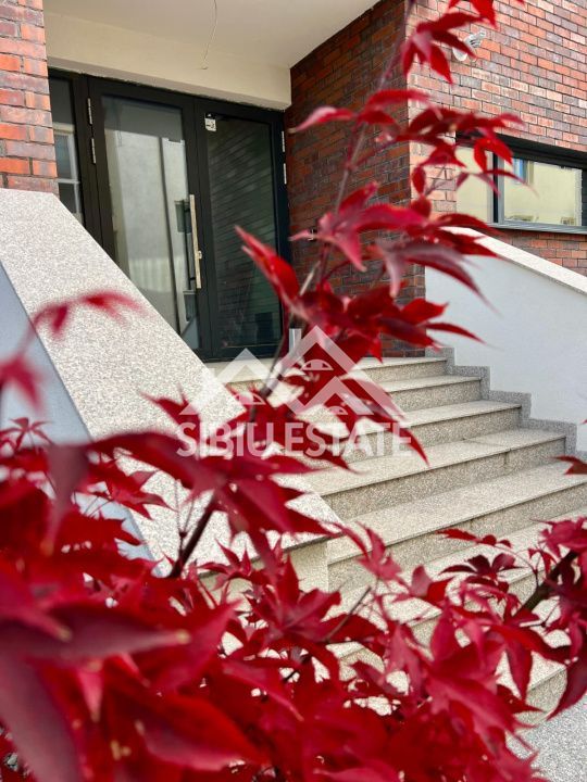 Apartament 3 camere, 2 bai Sibiu central Imobil Top lift garaj boxa - Poză 1