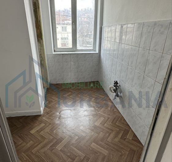 Apartament 3 camere, Pacurari, Iasi - Zona bine servita cu facilitati - Poză 2