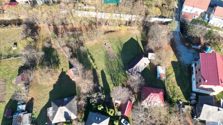 Casă de lemn, cu teren în Borșa - Poză 17