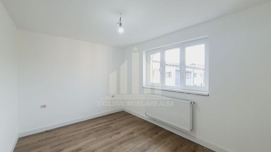 Apartament cu 3 camere renovat, Cetate - Poză 5