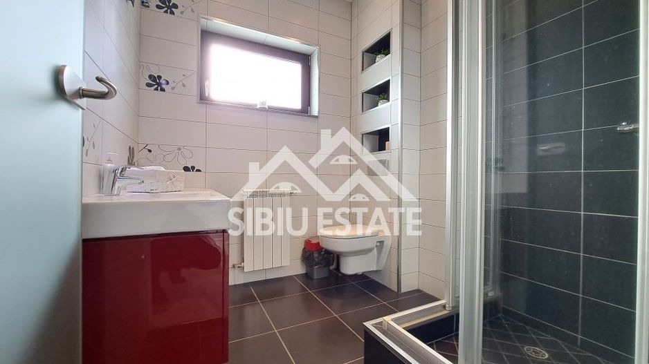 Casa Sibiu, terase panoramice, garaje, teren mare, Sura Mica - Poză 9