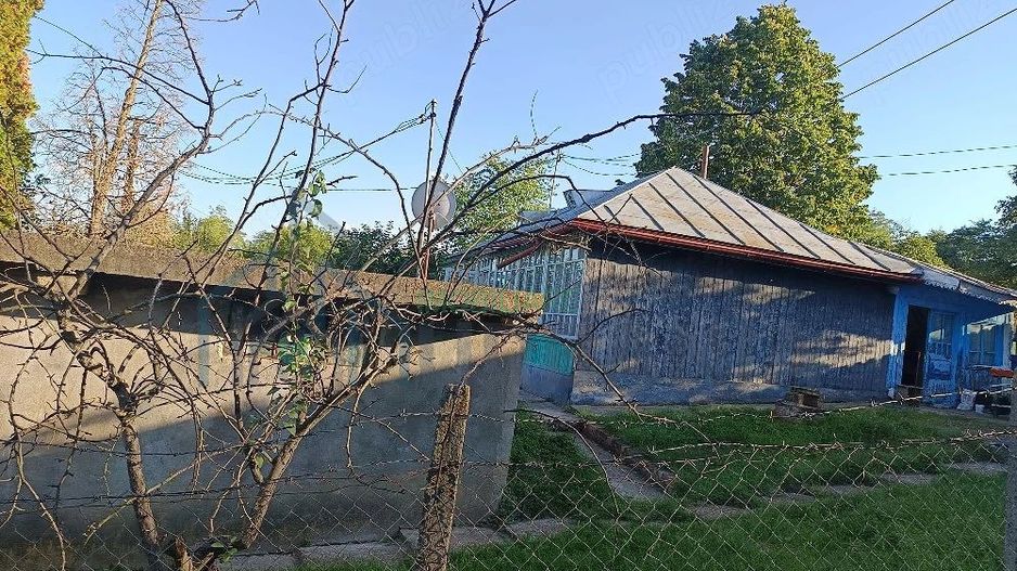 Casă cu 3 camere de vânzare în Probota, Perieni - Poză 4
