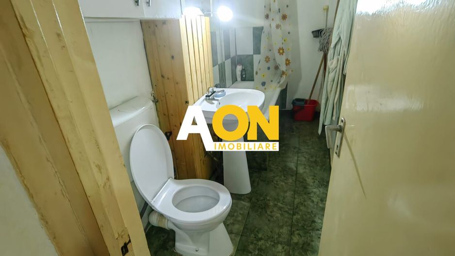 Apartament 3 Camere, Decomandat, Zona Cetate, Etaj 1 - Poză 10