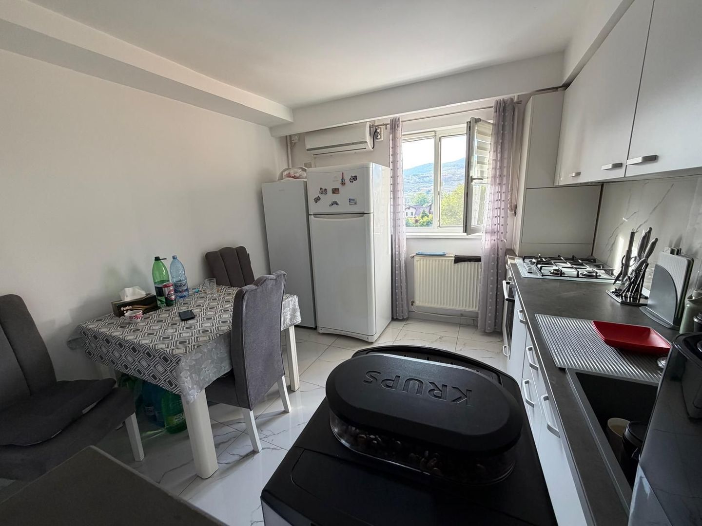 Apartament 2 camere, Cetate, zona piata, et.3, renovat - Poză 1