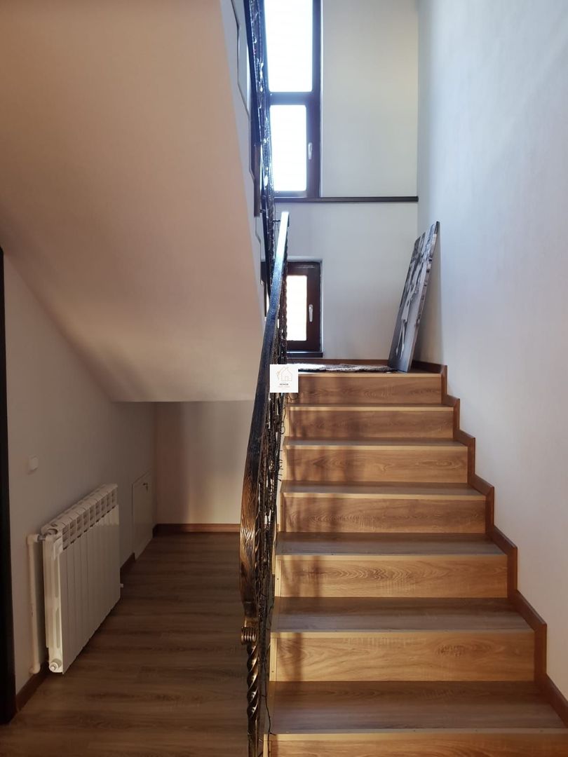 Refugiu la munte - casă cu 3070 mp teren și vedere spre Vârful Rânca - Poză 13