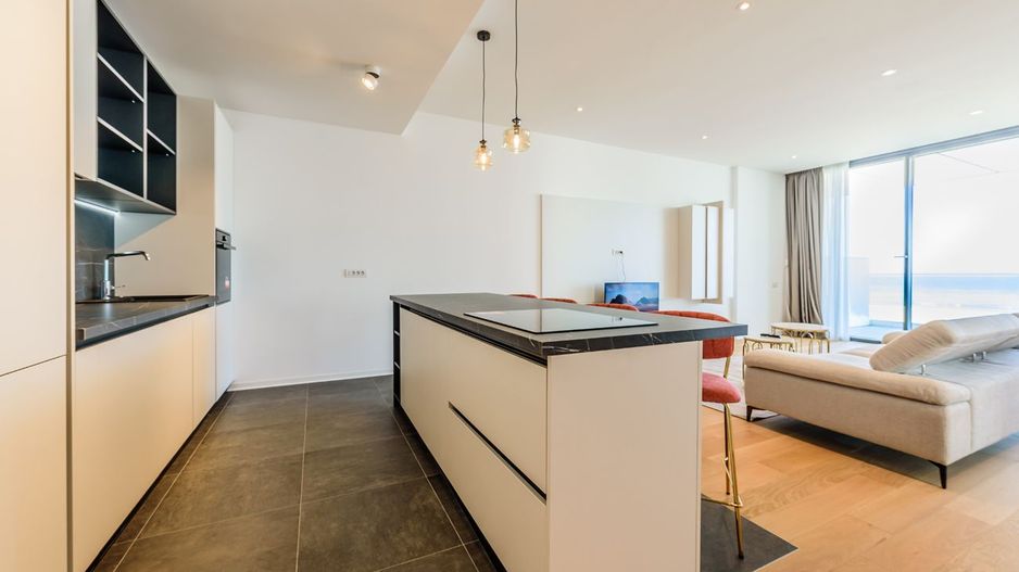 Apartament de lux cu vedere la mare în Mamaia - Poză 2