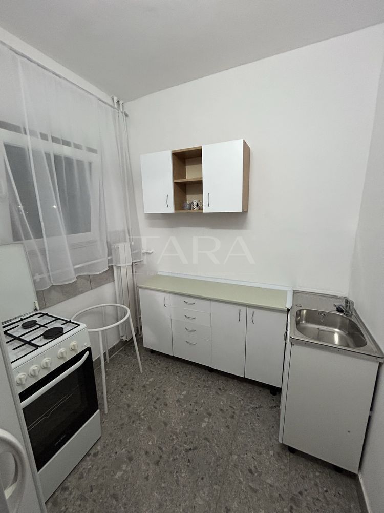 Garsonieră cu balcon, etaj intermediar. - Poză 5