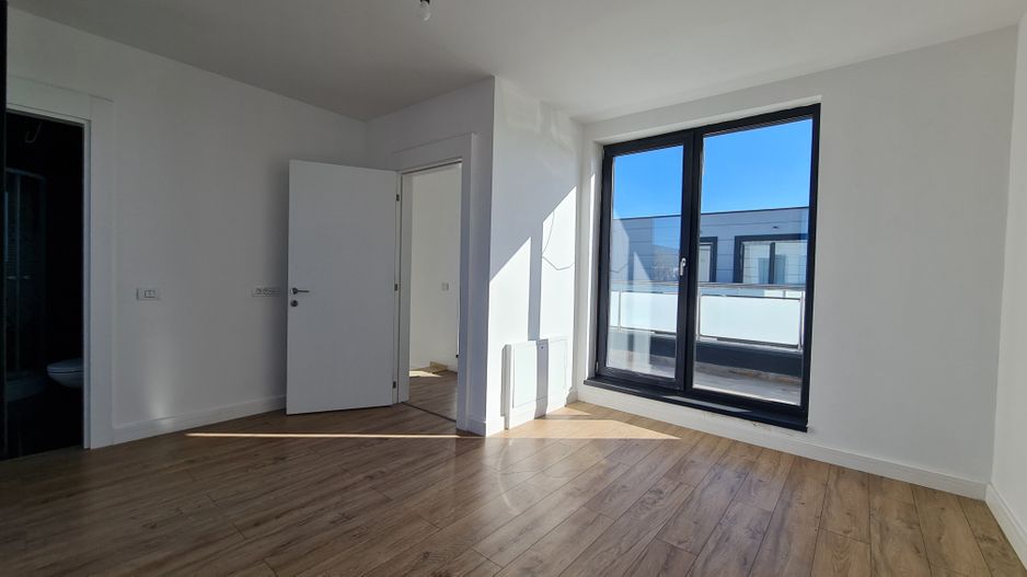 Otopeni str 23 August! Vila 5 camere la calcan pret fara concurenta! - Poză 9