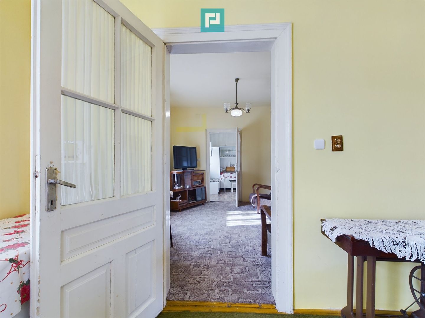 Casă individuală cu teren de 1100 mp și 3 apartamente în curte - Poză 22