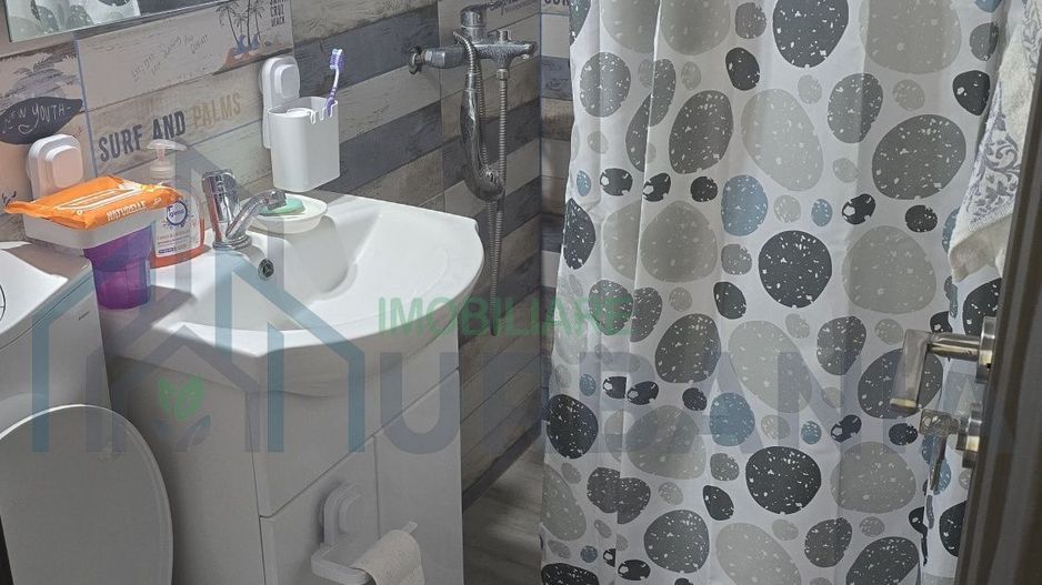 Casă de închiriat cu 3 dormitoare, 2 băi, living și terasă, în Rediu, lângă Primărie - Poză 2
