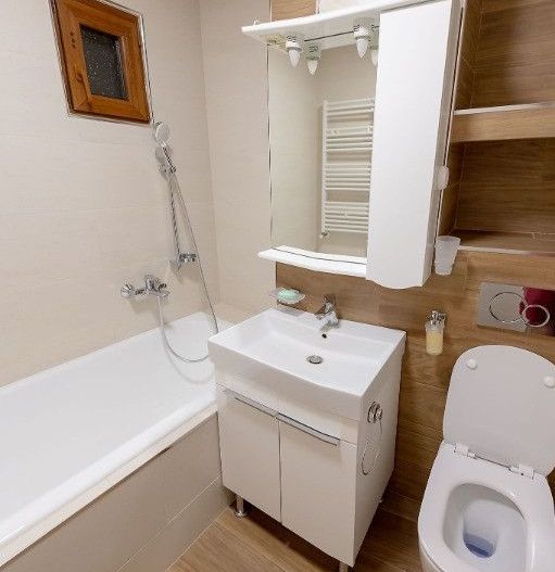 Aparament 3 camere, Piata centrala - Poză 2