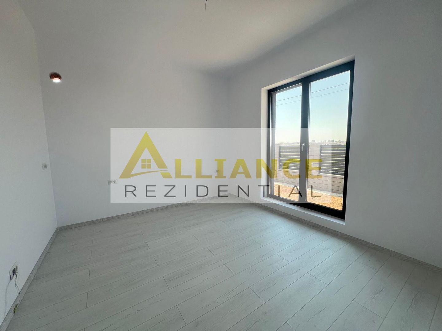 Casa Individuala pe Parter - 4 camere + teren 370 mp - Poză 13