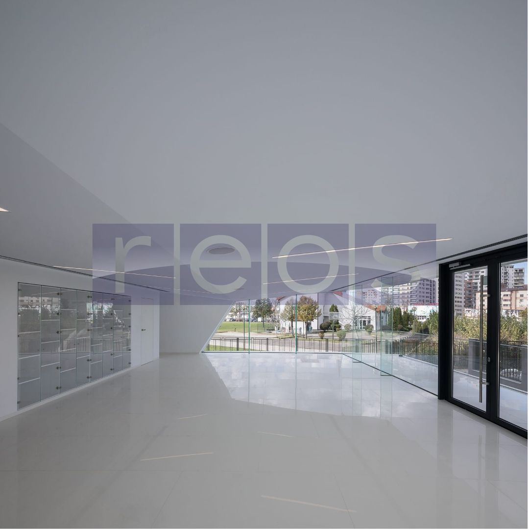 VANZARE -CLADIRE DE BIROURI - ARHITECTURA EXCEPTIONALA - Poză 8