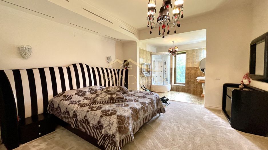 Impressive Villa *1500 SQM usable* 2613 SQM land / Open to the lake - Poză 54