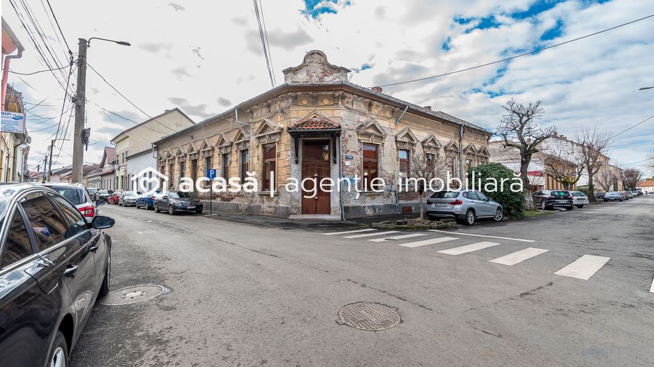 Apartament cu 3 Camere la Casă pe Strada I.L. Caragiale, Arad - Poză 1