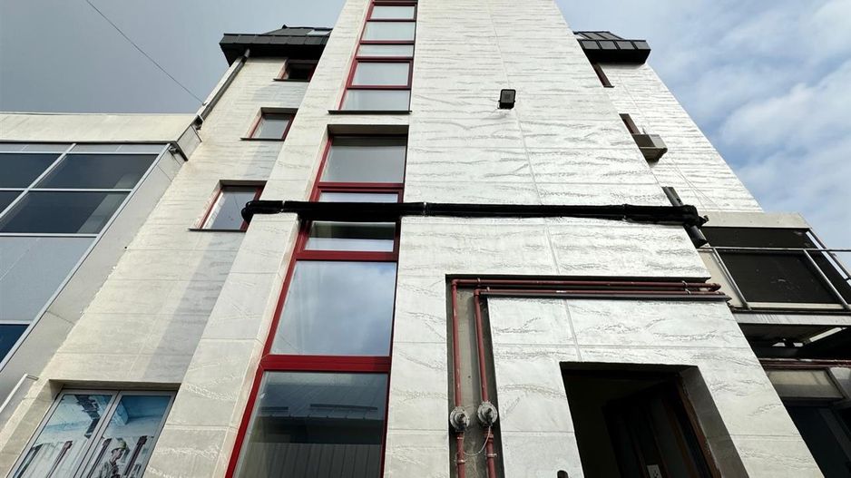 Spatii comerciale moderne de inchiriat, in cladire recent renovata - Poză 1